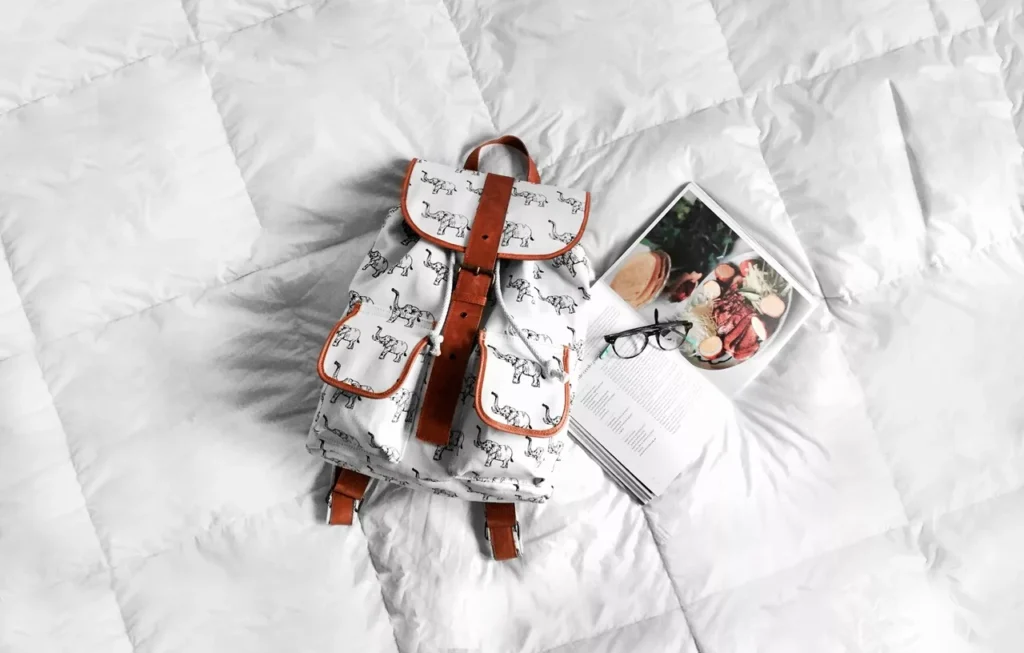 book snow winter white glass backpack 47362 pxhere.com